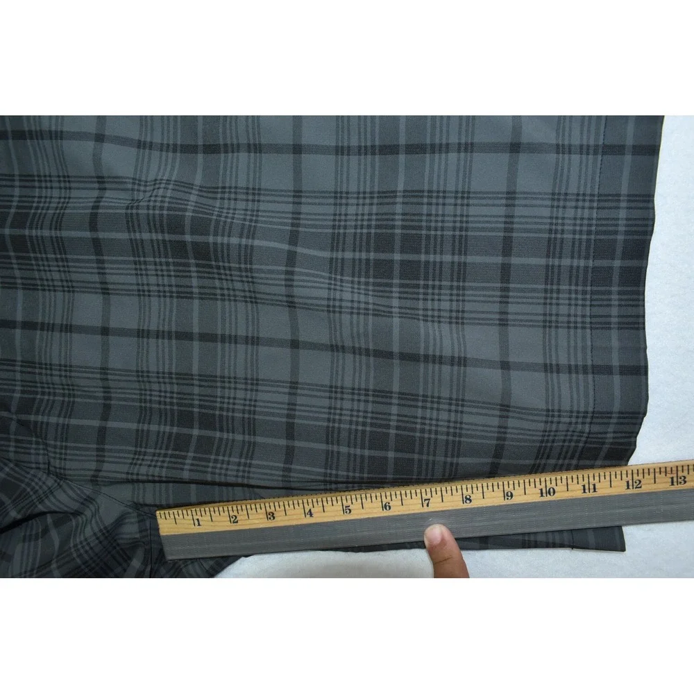 Nike Golf Tour Performance Mens Shorts Size 35 Gray/Black Plaid Chino Flat Front